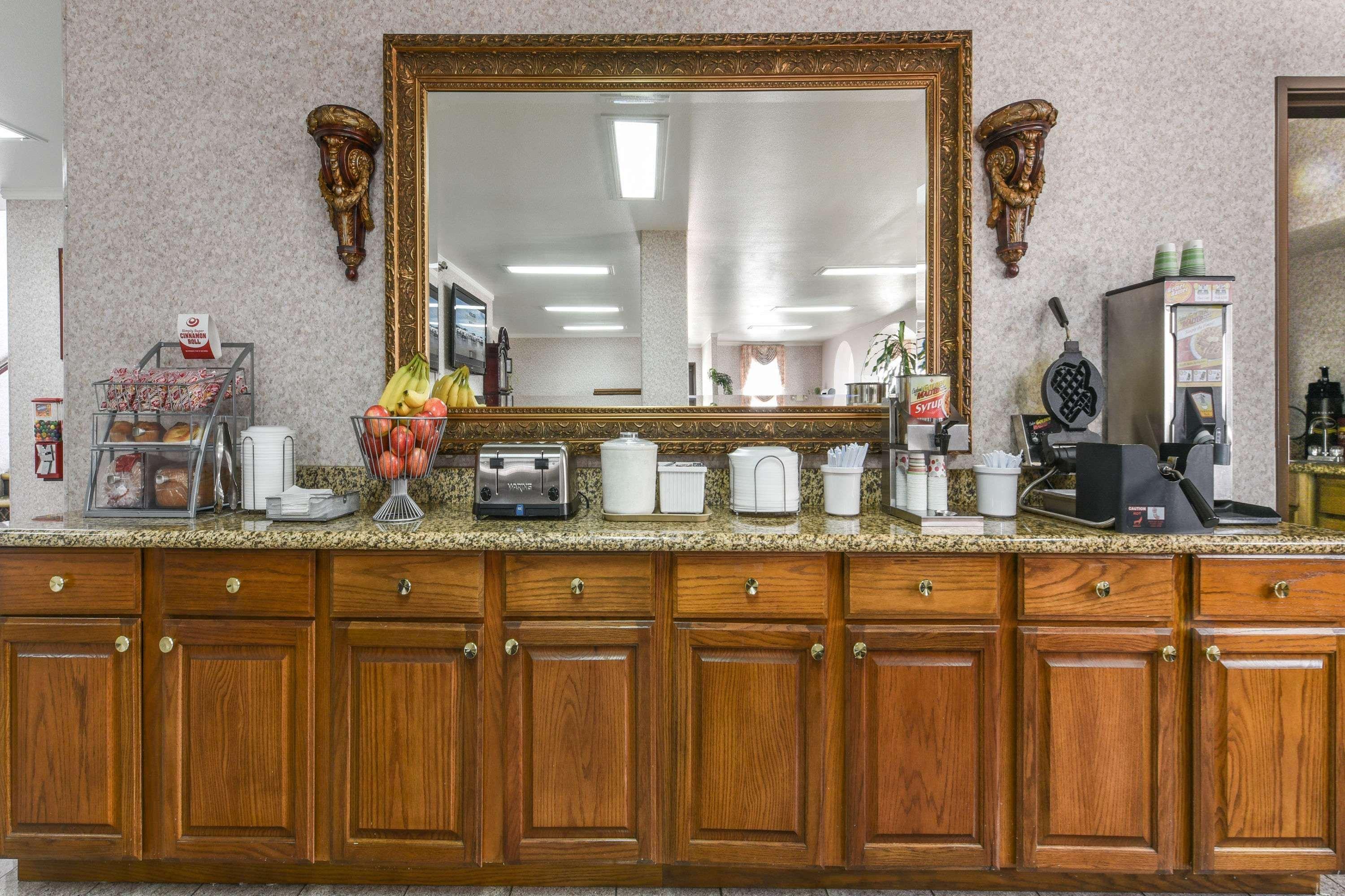 Super 8 By Wyndham Burleson Fort Worth Area Εξωτερικό φωτογραφία