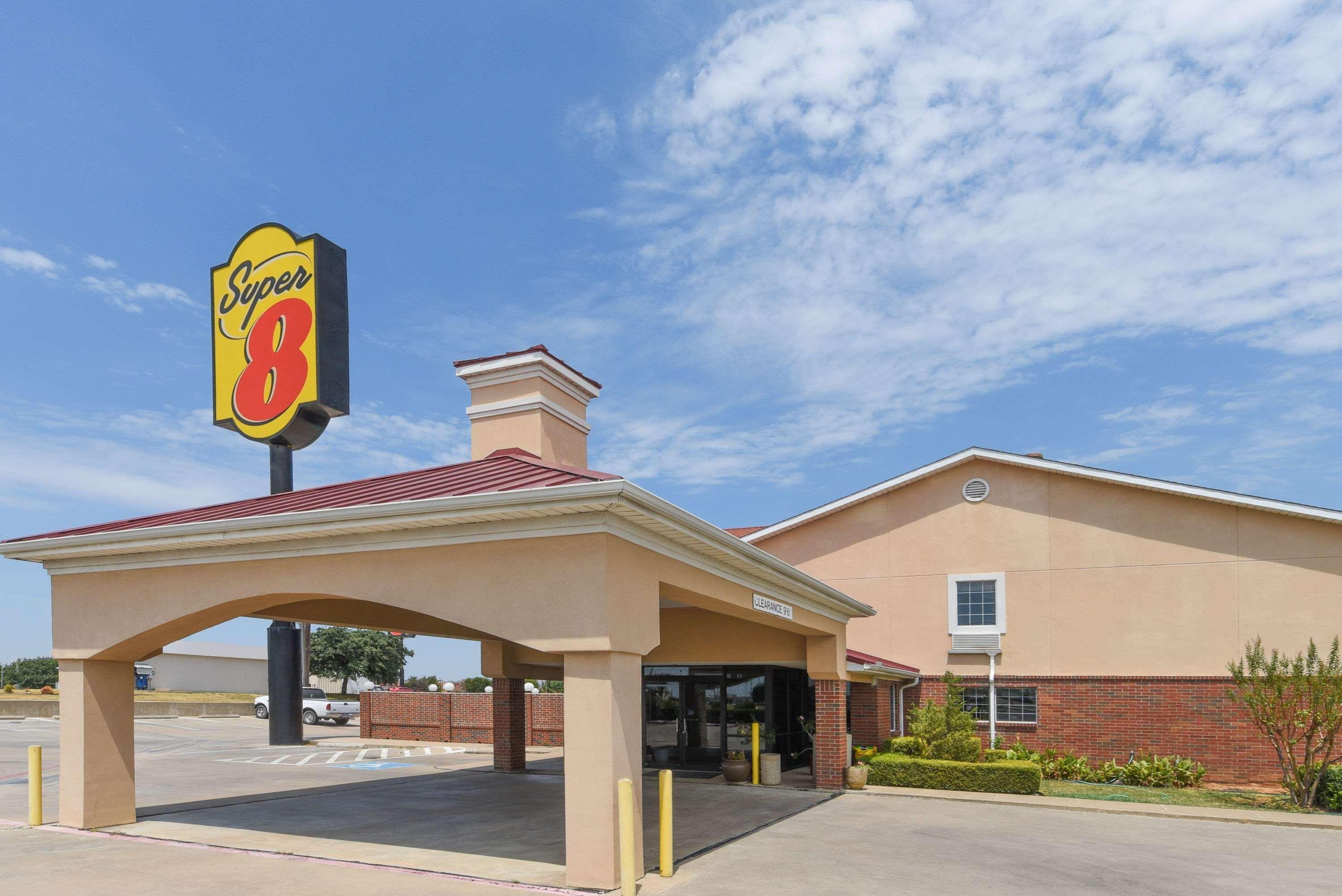 Super 8 By Wyndham Burleson Fort Worth Area Εξωτερικό φωτογραφία